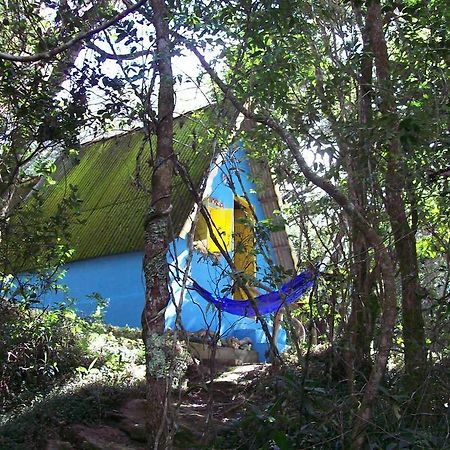Chales City Camael São Tomé das Letras Bagian luar foto
